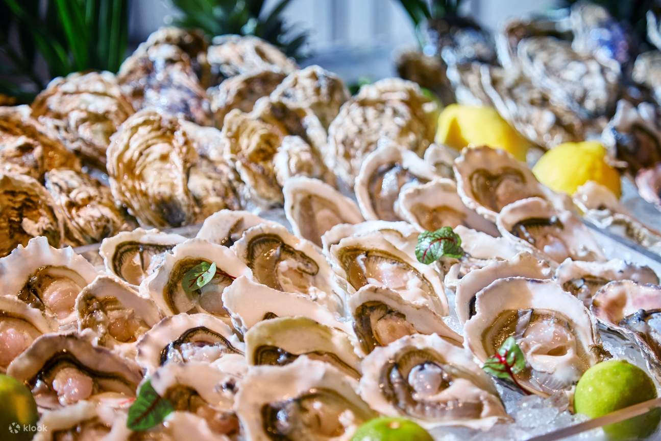 금요일부터 일요일까지 1인 뷔페 저녁 식사